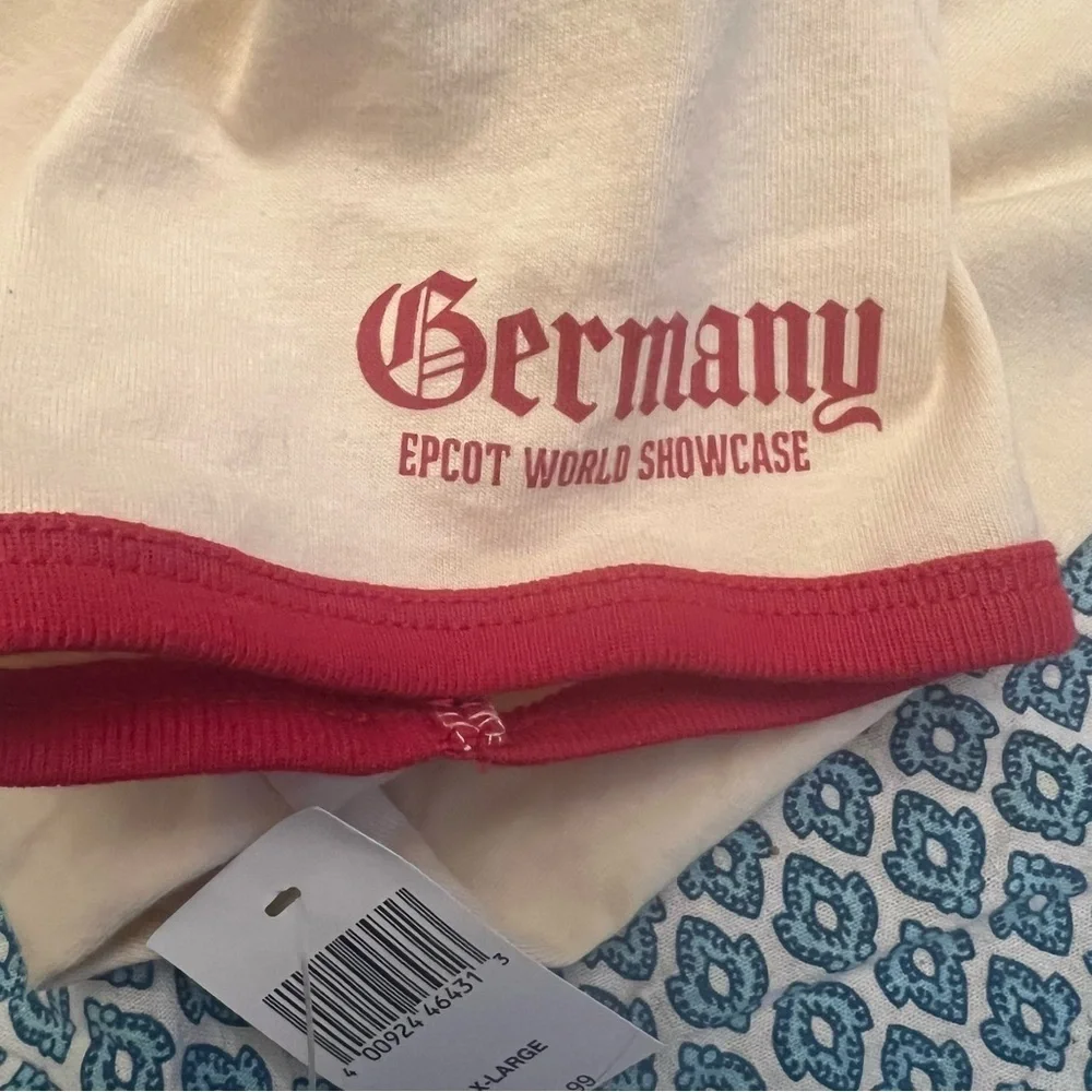 Walt Disney world Epcot Germany yodelaay hee hooo Minnie Mouse top NWT XL NWT - Picture 3 of 3